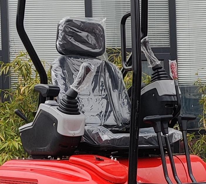 4,000 lb TYPHON TERROR XX RED Mini Excavator Kubota D902 Engine - Image 18