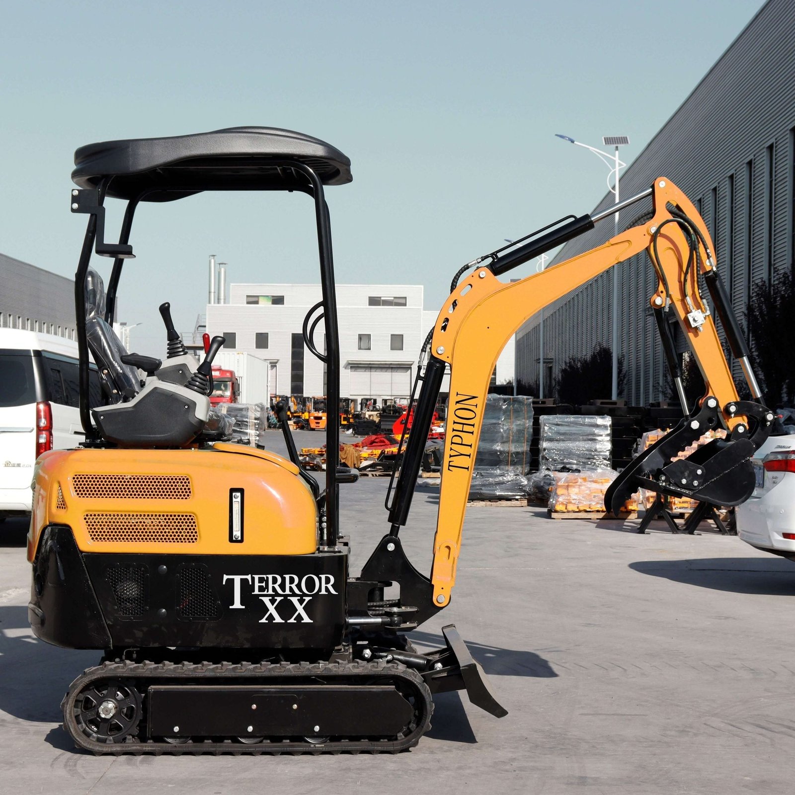 4,000 lb TYPHON TERROR XX Yellow Mini Excavator Kubota D902 Engine - Image 6