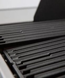 Alternative view of Broil King Crown 490